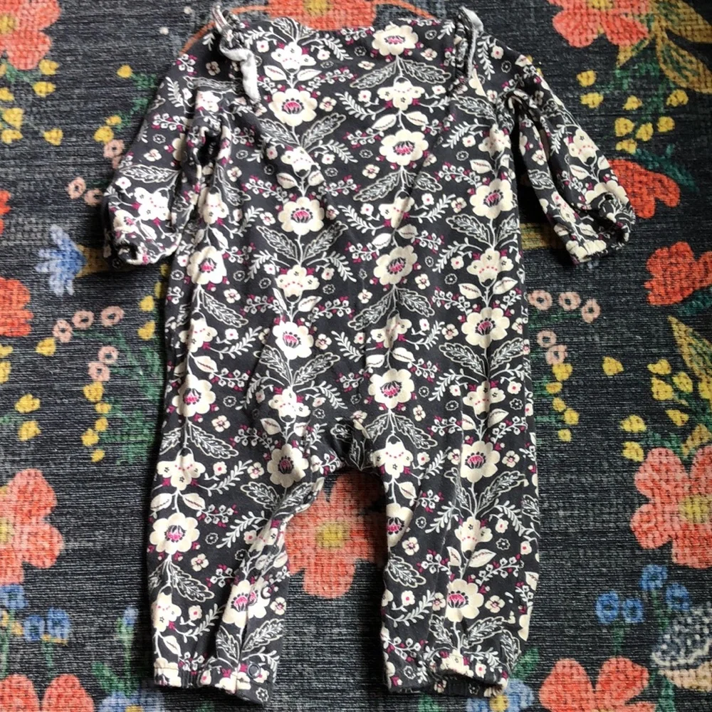 Carters Baby Girl Floral Romper Jumpsuit, Size 6 Months